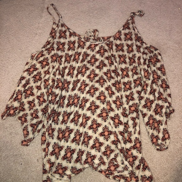 Patterned Cold-shoulder Blouse - Picture 4 of 4